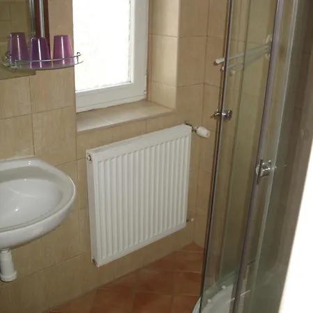 - Restaurace Na Vysince 3* Турнов