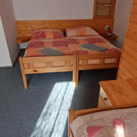 - Restaurace Na Vysince Гостевой дом 3*