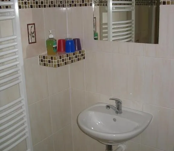 - Restaurace Na Výšince Penzion 3*