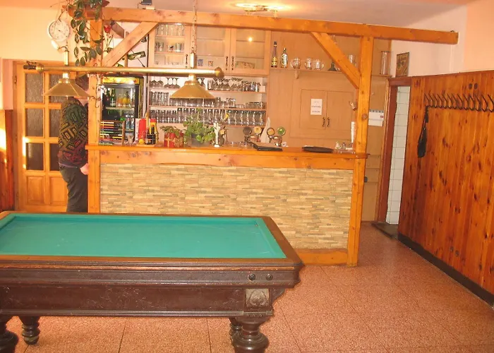 - Restaurace Na Výšince